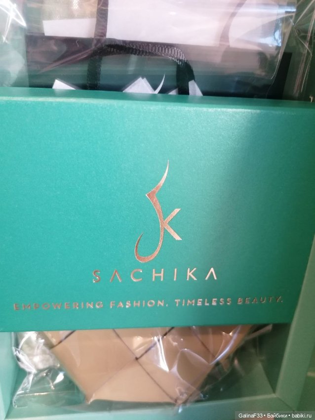 Golden Glam Queen Кики (Keeki ) Integrity Toys (фото 5)