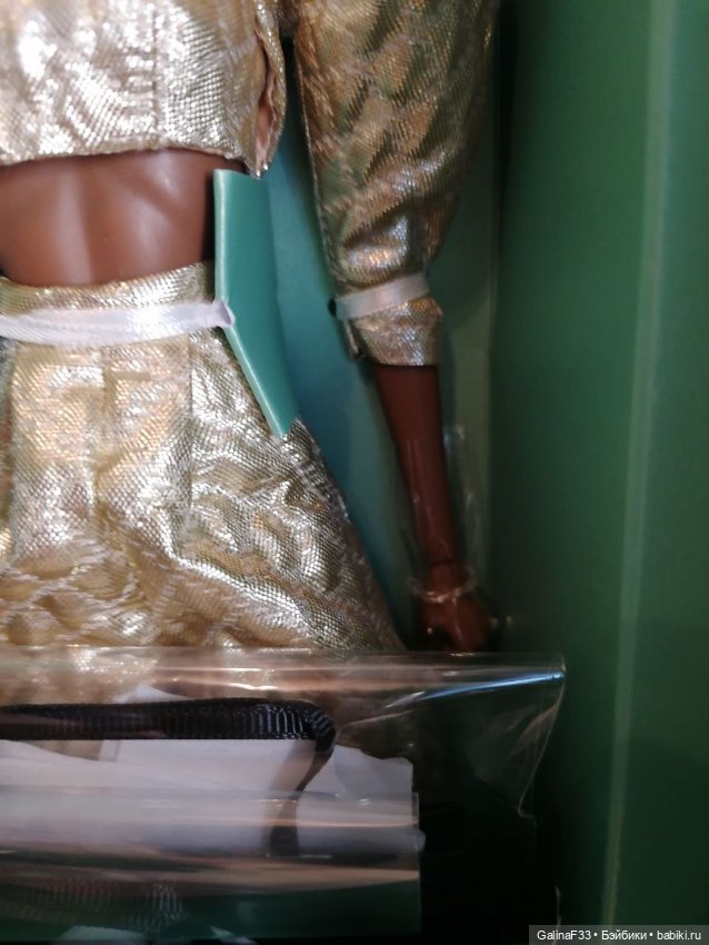 Golden Glam Queen Кики (Keeki ) Integrity Toys (фото 3)