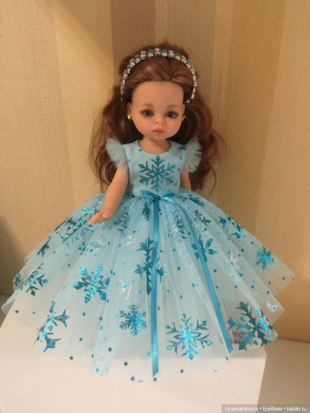 Paola Reina (21 см) платье со снежинками