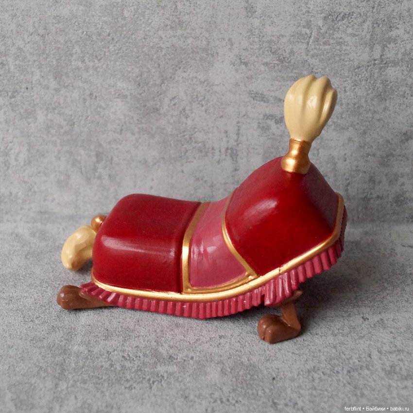 Фигурка пёс-пуфик из м/ф "Красавица и Чудовище" (масштаб 1:6) (фото 2)