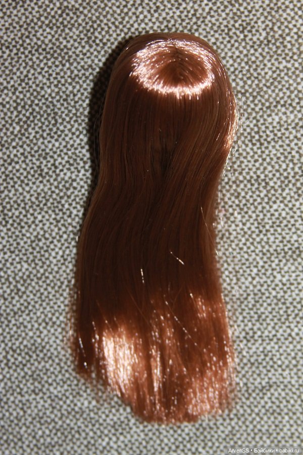 Голова Дженни шатенки компании Такара (фото 3)