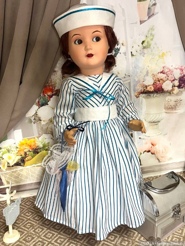 Платье и шляпка для антикварной, винтажной куклы в морском стиле