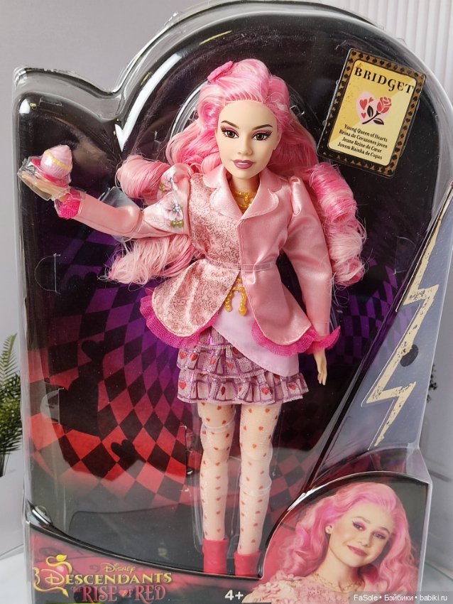 Disney Descendants: The Rise of Red, Bridget (фото 2)