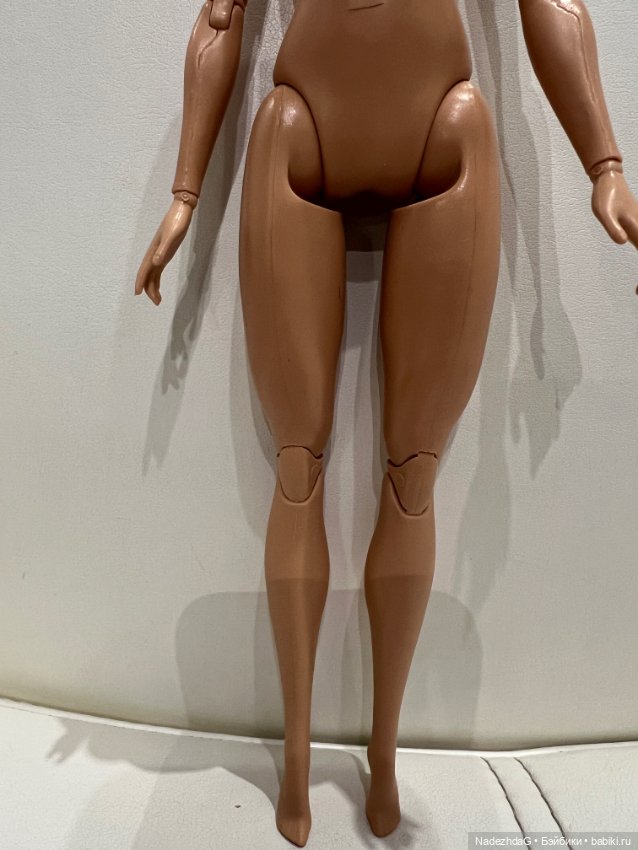 Тело Барби Супергерл с бедрами (фото 3)