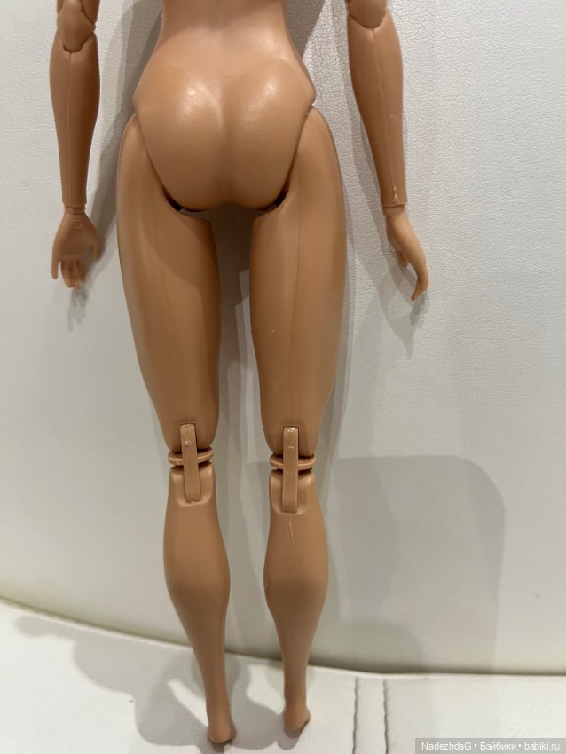 Тело Барби Супергерл с бедрами (фото 6)