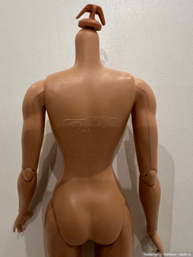 Тело Барби Супергерл с бедрами (фото 8)