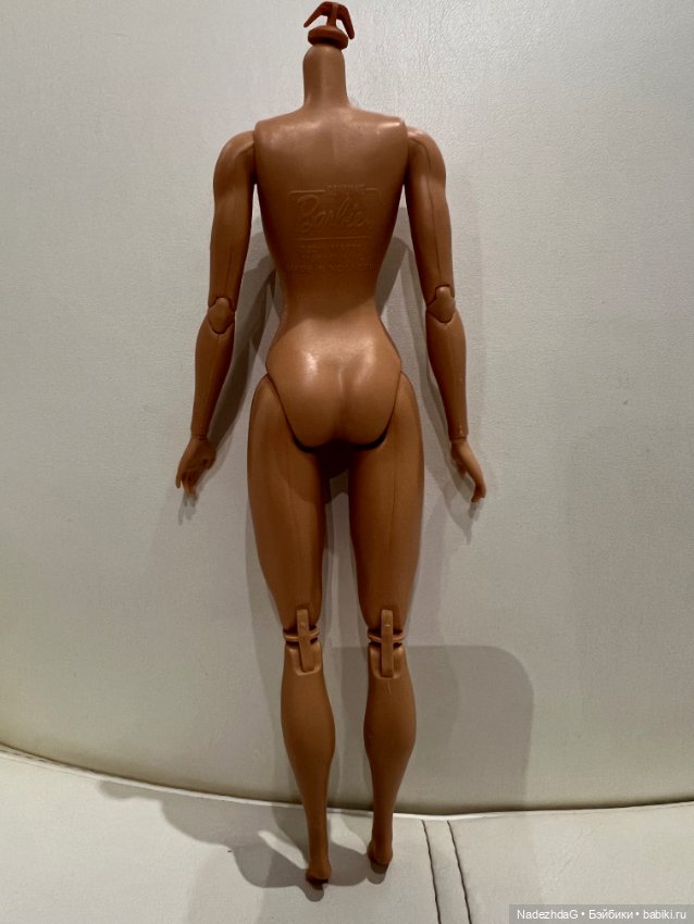 Тело Барби Супергерл с бедрами (фото 5)