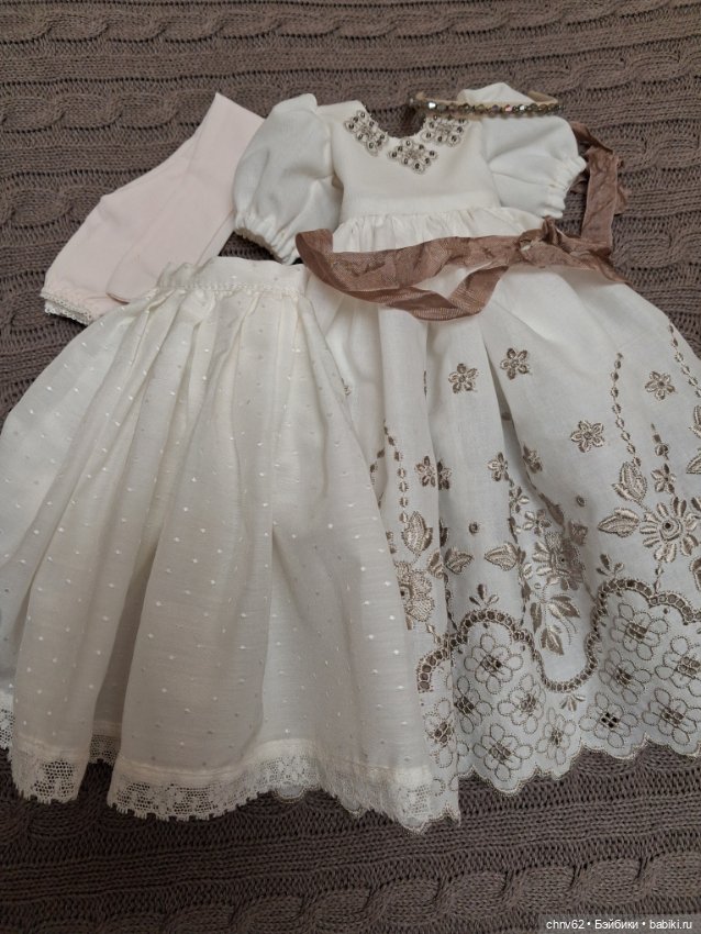 Платья для кукол Кайе Виггс 45см.и других кукол ростом от 40 до 48см. и похожими габаритами (фото 2)