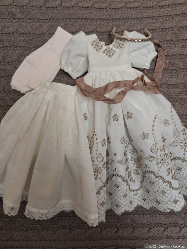 Платья для кукол Кайе Виггс 45см.и других кукол ростом от 40 до 48см. и похожими габаритами