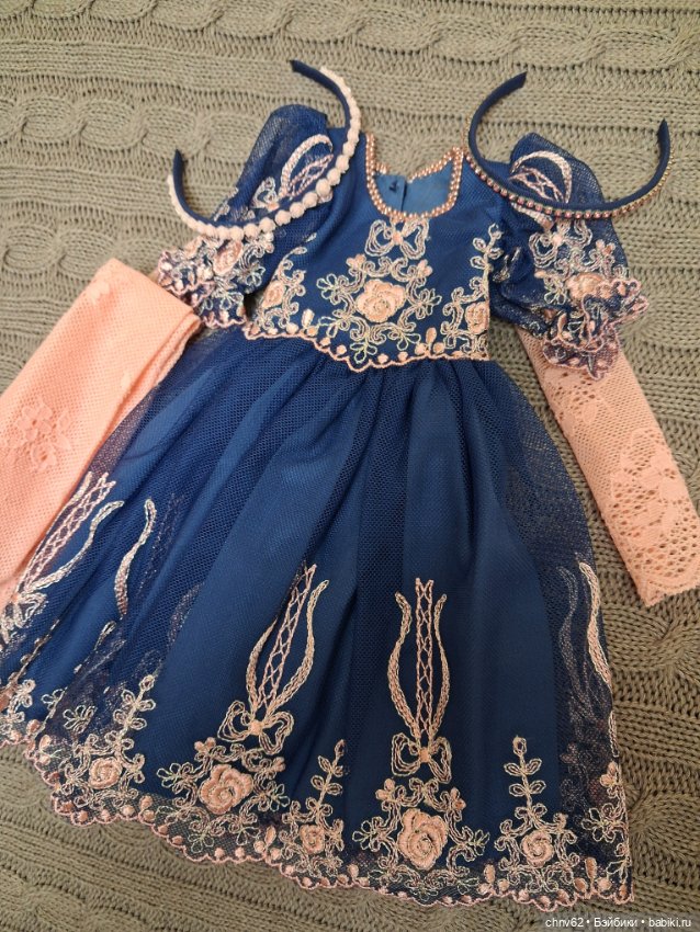 Платья для кукол Кайе Виггс 45см.и других кукол ростом от 40 до 48см. и похожими габаритами (фото 3)