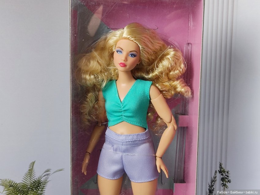 Barbie looks Модель № 16 Андра блондинка пышка (фото 4)