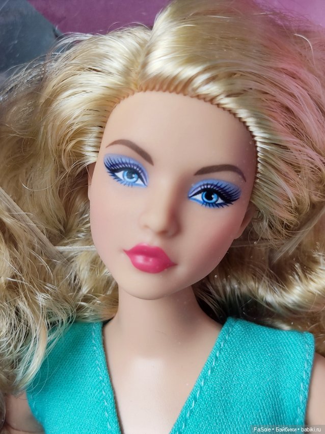 Barbie looks Модель № 16 Андра блондинка пышка (фото 2)