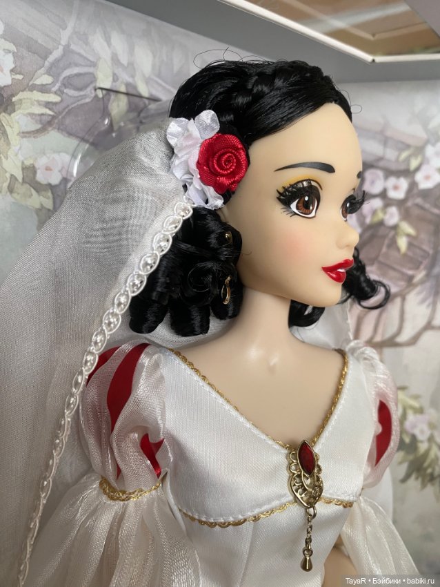 Белоснежка 40 см Disney Limited Edition