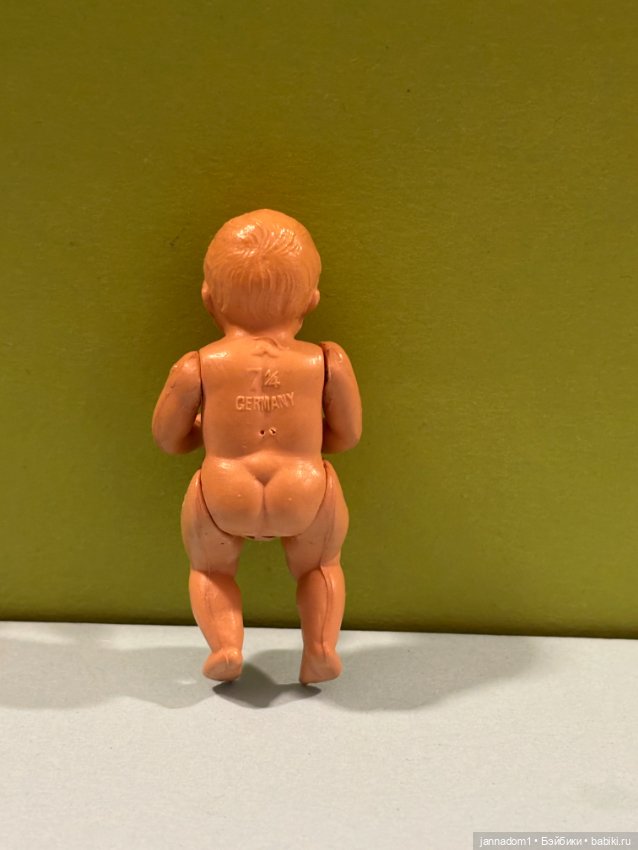 Целлулоидная куколка Minerva с рельефными волосами, высота 7 см (фото 6)
