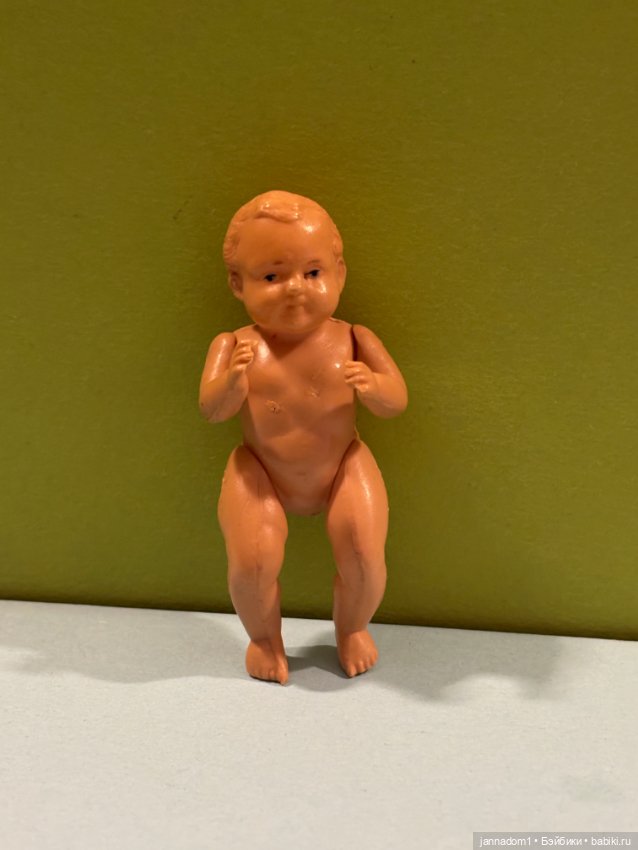 Целлулоидная куколка Minerva с рельефными волосами, высота 7 см (фото 5)