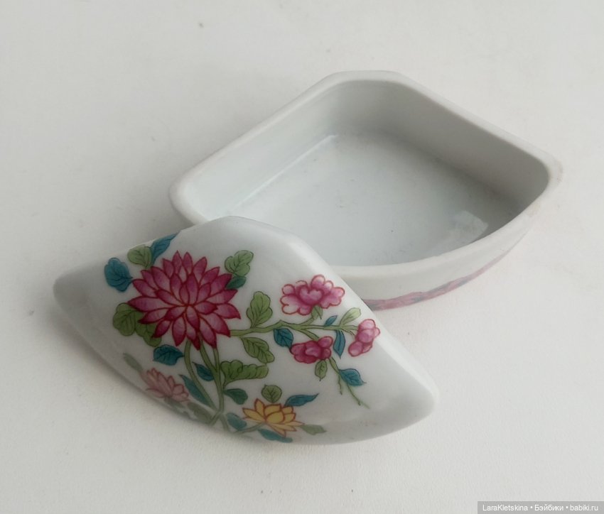 Лимож Франция. Пара миниатюрных шкатулок из фарфора (фото 5)