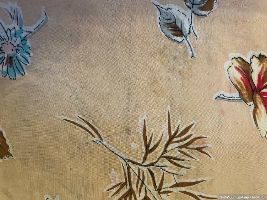 Старинный шелковый платочек с розами , для рукоделия . брошечка в подарок