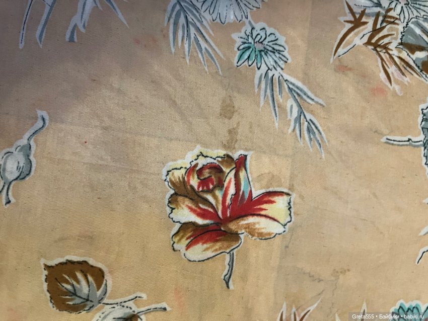 Старинный шелковый платочек с розами , для рукоделия . брошечка в подарок