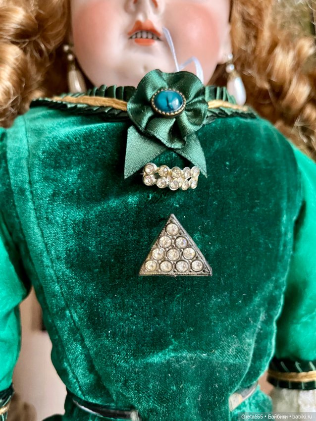 Очень миниатюрная антикварная брошечка для кукольных малюток , Франция , начало 20-го века