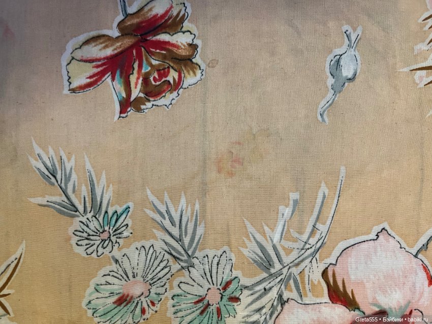 Старинный шелковый платочек с розами , для рукоделия . брошечка в подарок