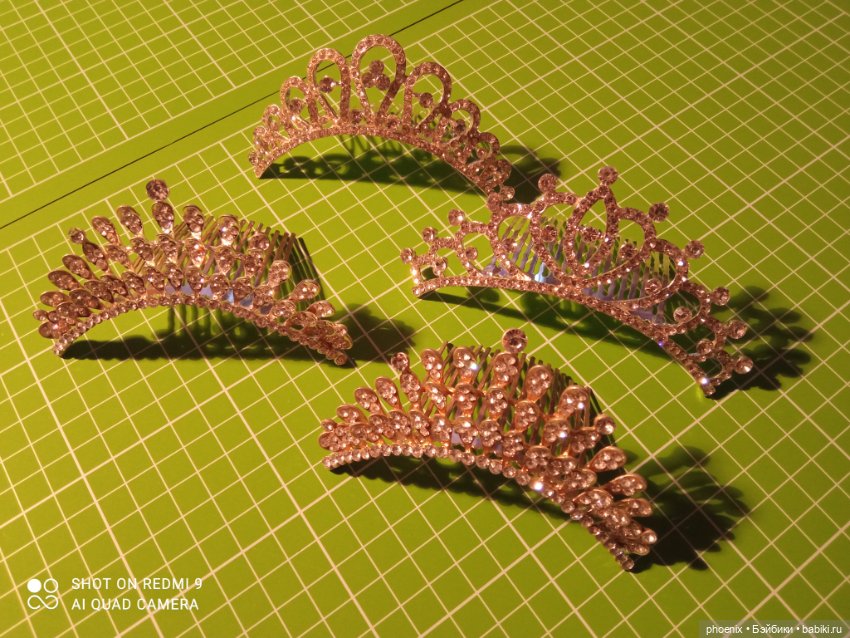 Металлические короны / диадемы на гребне со стразами Swarovski. Продажа лотом. Цена за все 4 штуки (фото 3)