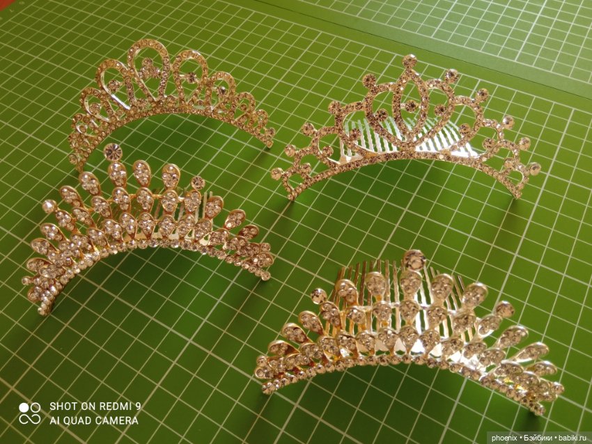 Металлические короны / диадемы на гребне со стразами Swarovski. Продажа лотом. Цена за все 4 штуки