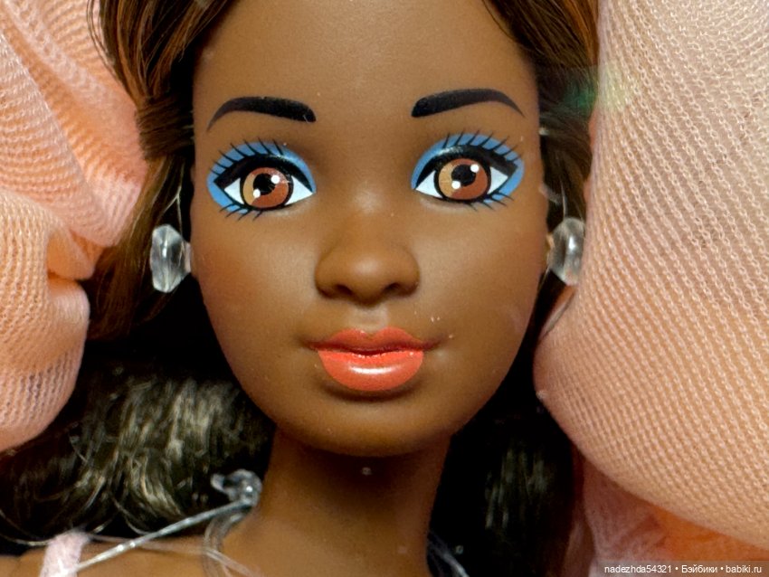 Барби "Персики и сливки" брюнетка (фото 5)