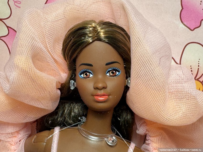 Барби "Персики и сливки" брюнетка (фото 3)