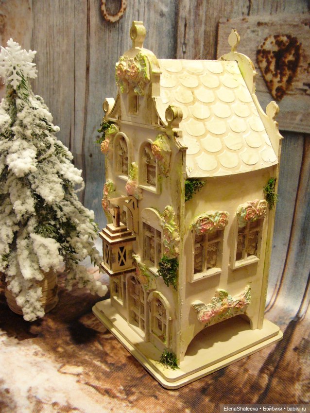 Красивый домик - светильник для кукол