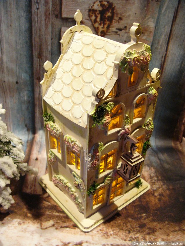 Красивый домик - светильник для кукол