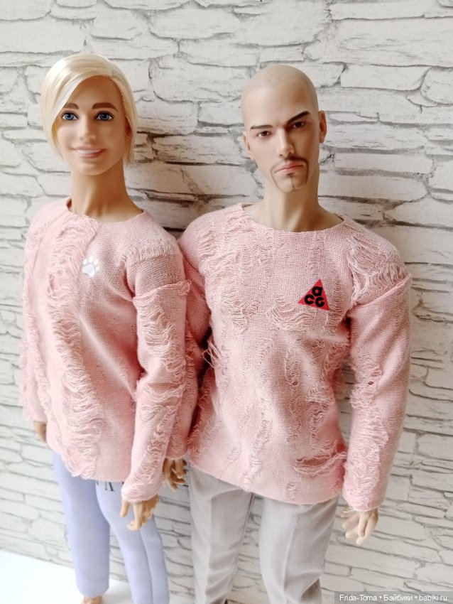 Лонгслив лакшери рвань с логотипом бренда Адонис Менгф