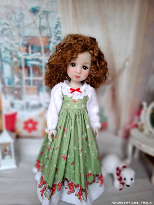 Платье для кукол Ruby Red