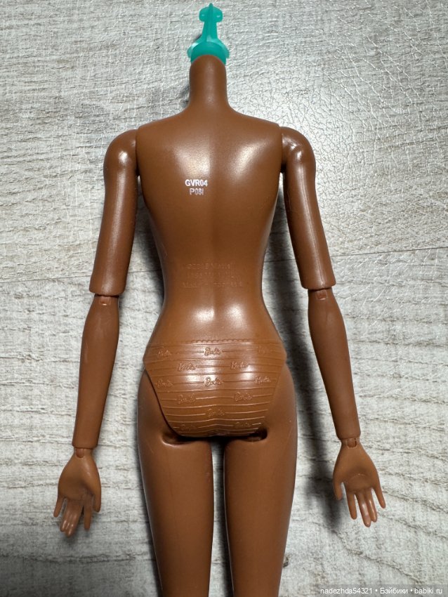 Тело Барби Экстра 1 в радужной шубке (фото 9)