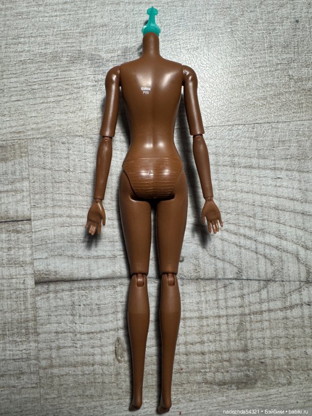 Тело Барби Экстра 1 в радужной шубке (фото 8)