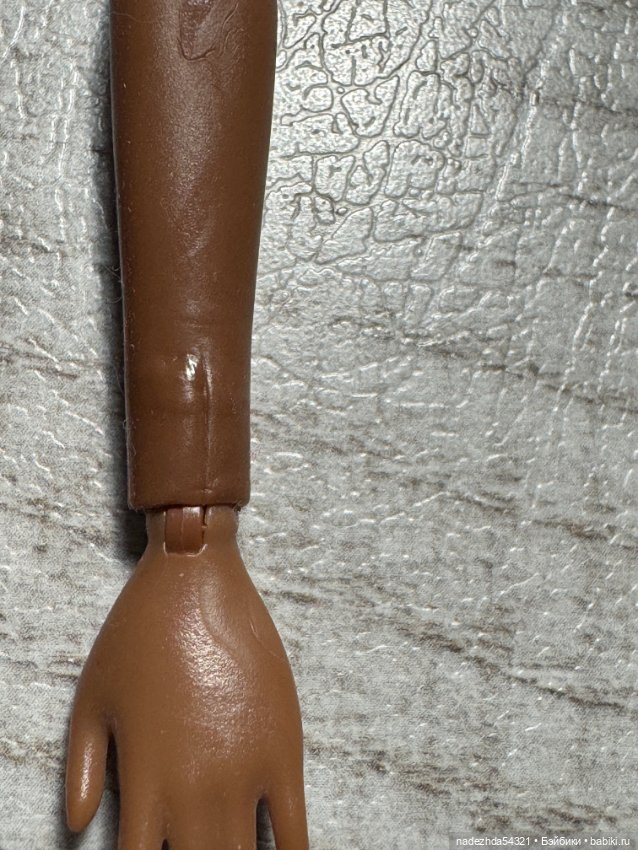 Тело Барби Экстра 1 в радужной шубке (фото 4)