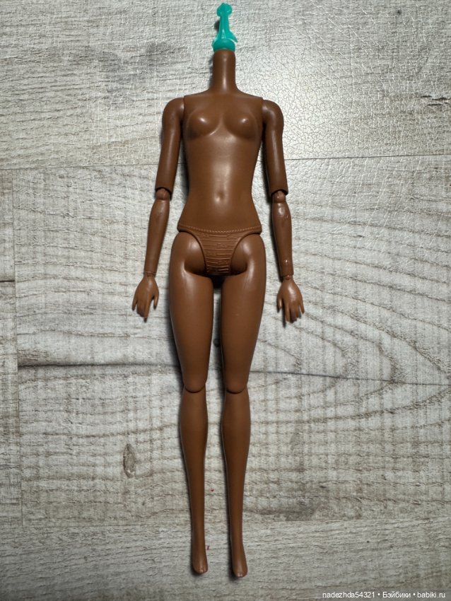 Тело Барби Экстра 1 в радужной шубке