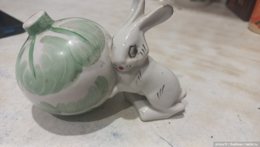 Фарфоровая статуэтка "Заяц с кочаном капусты" Сысерть