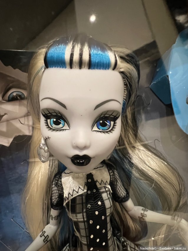 #2 Monster High Frankie Stein Reel