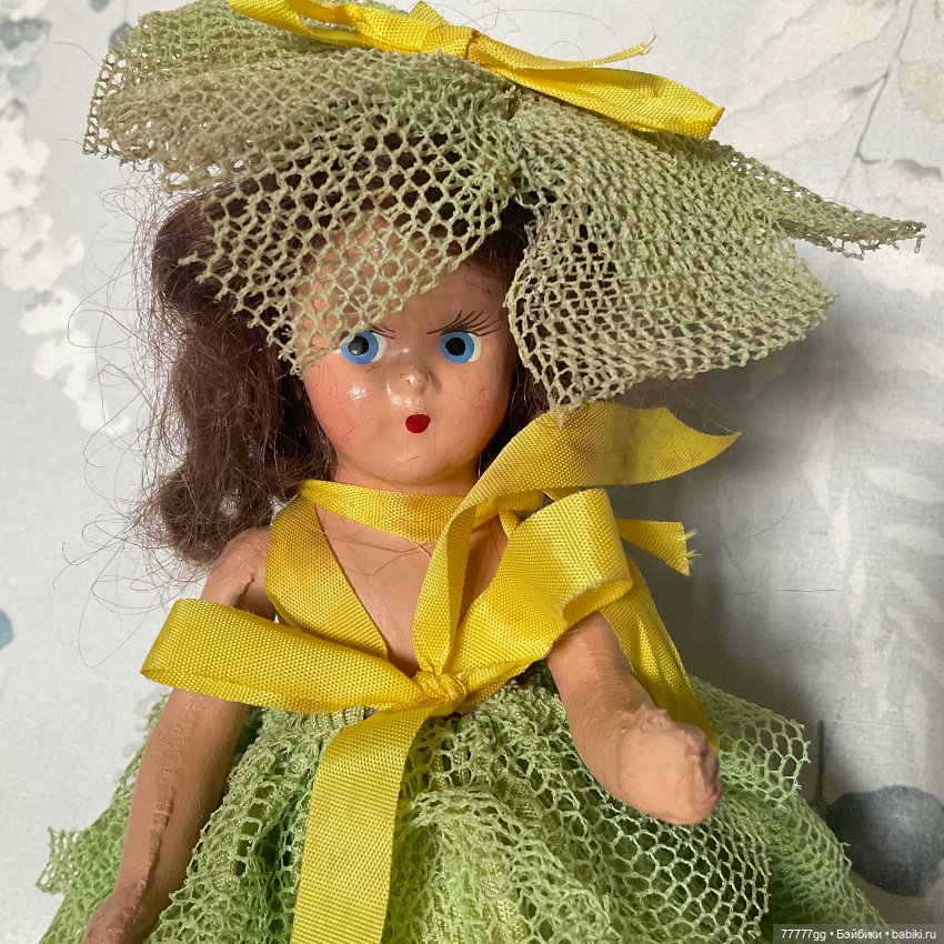 Композитная девочка из сороковых