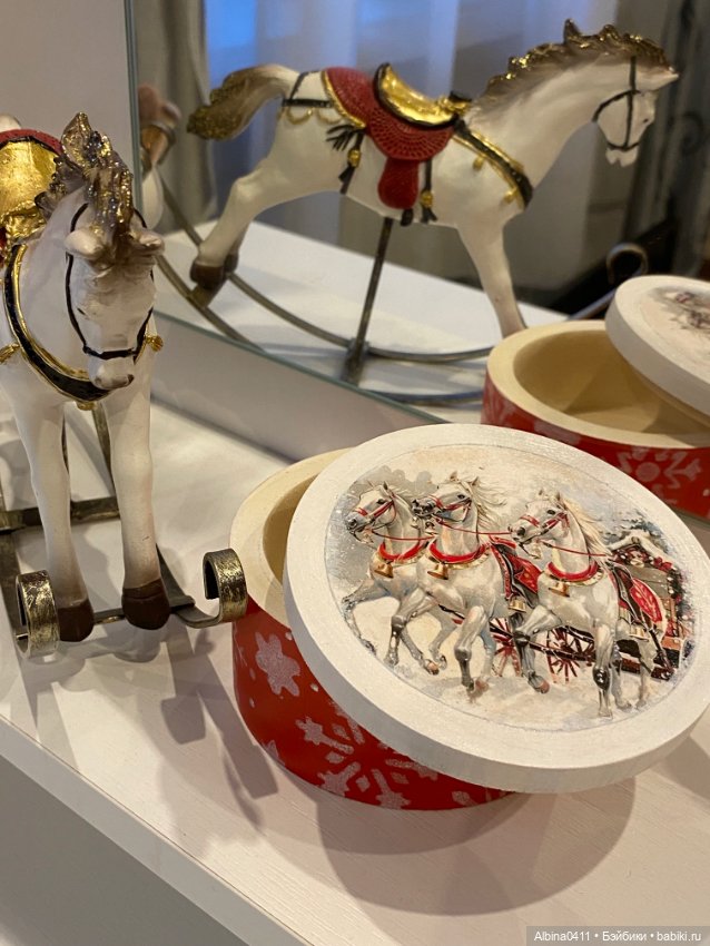 Новогодняя шкатулка « Тройка»