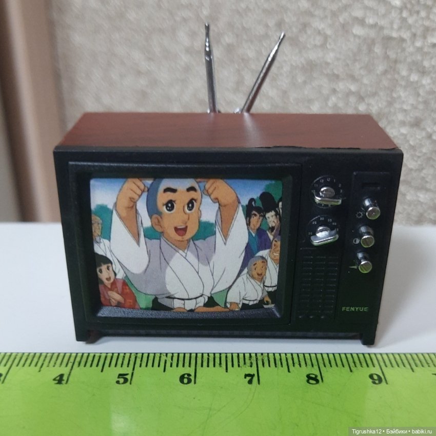 Телевизор — Аксессуары для кукольных фотосессий (фото 3)