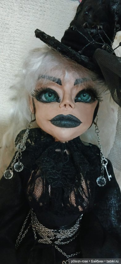 Авторская кукла готичная Алиса в тёмном зазеркалье (фото 5)