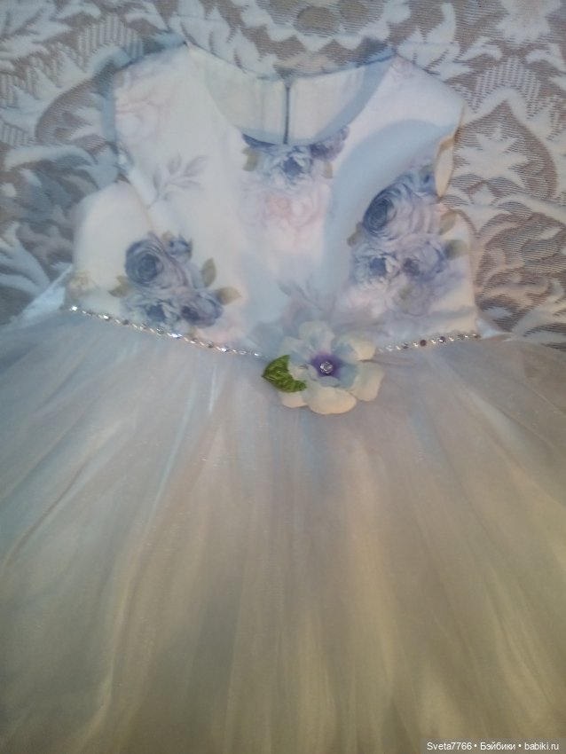 Красивое нежное нарядное платье для большой куклы на рост от 75 до 85 см (фото 2)