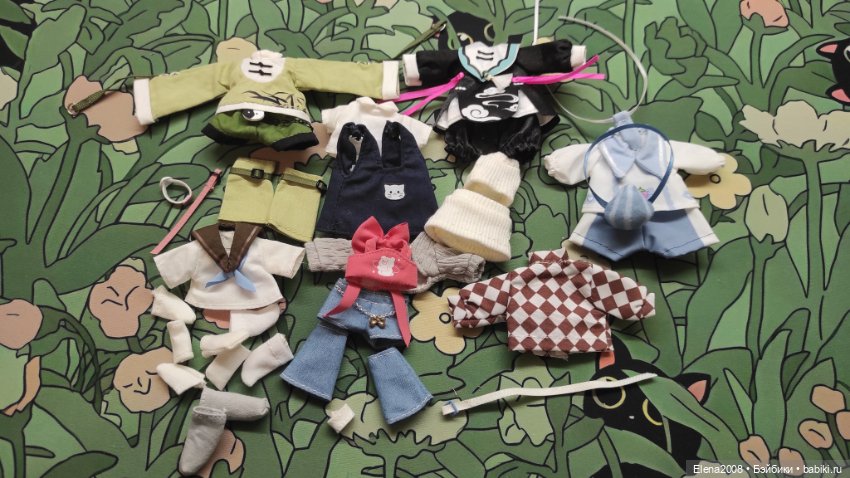 Лот одежды на шарнирных кукол из блайндбоксов (фото 3)