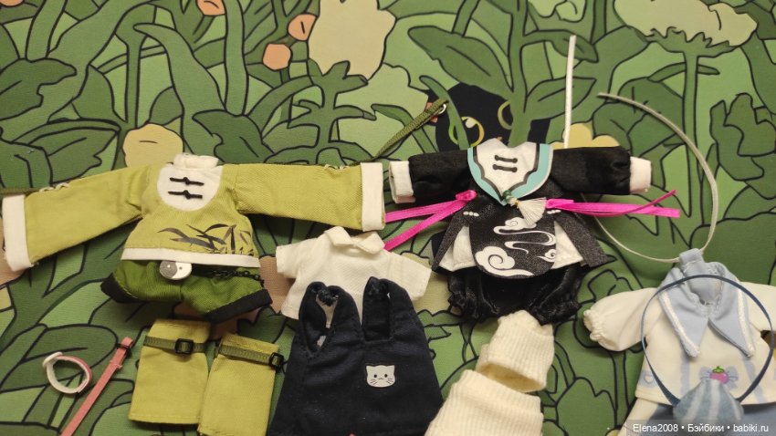 Лот одежды на шарнирных кукол из блайндбоксов (фото 2)