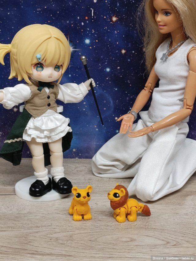 Микрозвери: львы, лев и львица