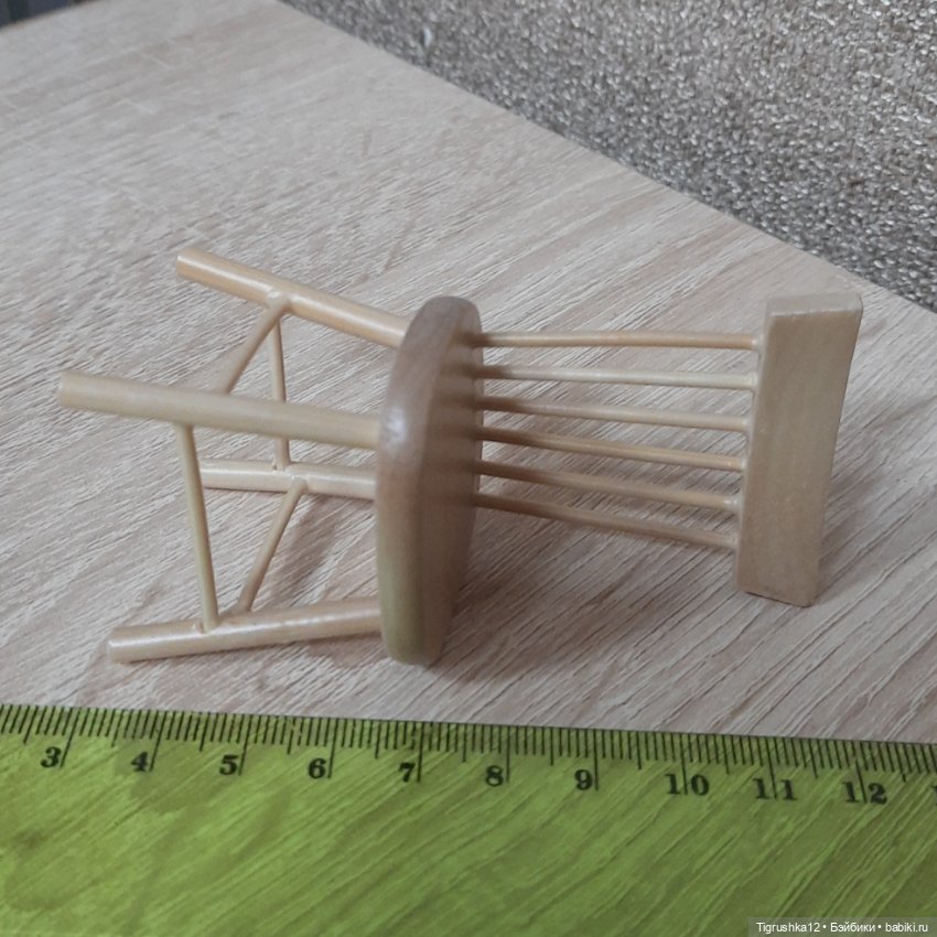 Стульчики для кукол — Аксессуары для кукольных фотосессий (фото 5)