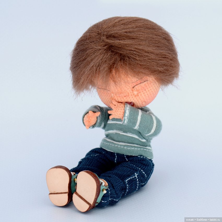 Плакса (коллекционная интерьерная кукла, вязаная крючком) (фото 4)