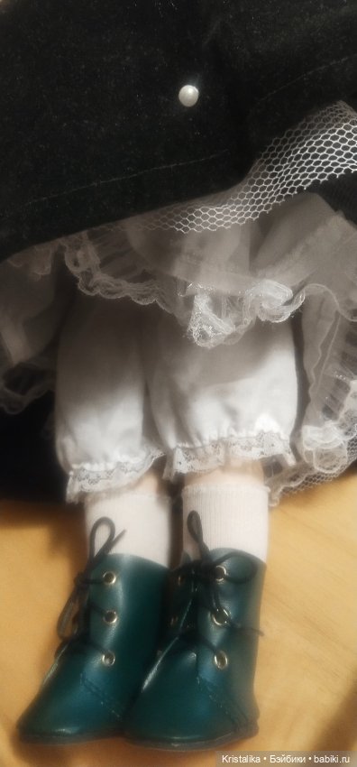 Винтажная фарфоровая кукла Anco 2001 с расписанным вручную фартуком (фото 6)