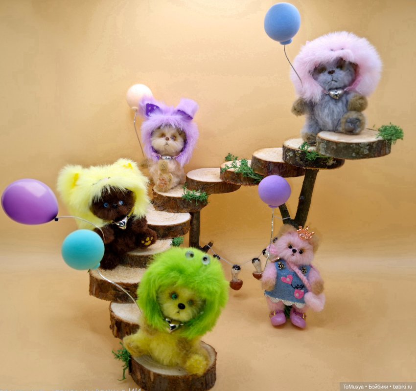 Маша и 4 "антимедведя " — Коллекционные фигурки